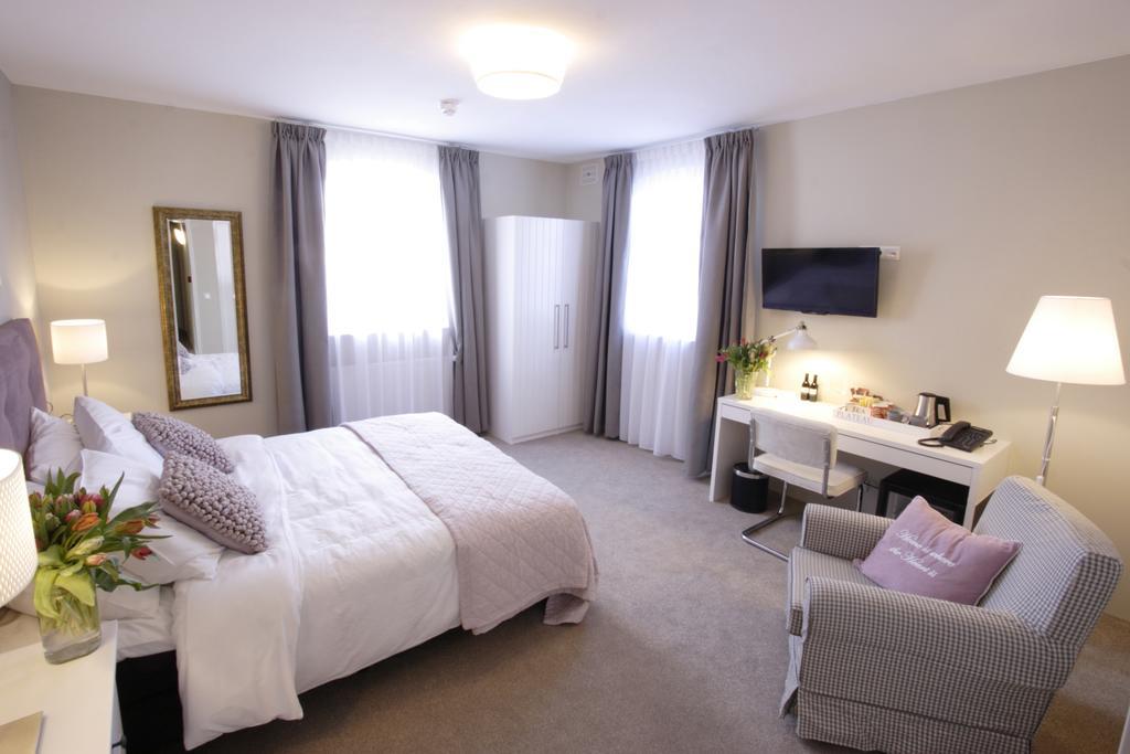 In De Witte Dame Hotel Bar Kitchen Apartments Grubbenvorst 部屋 写真